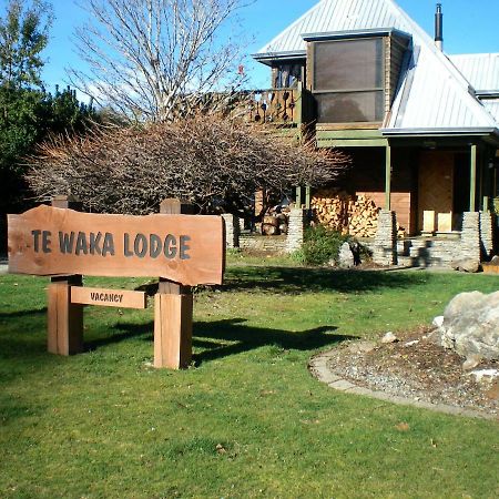 Te Waka Lodge Te Anau Exterior photo