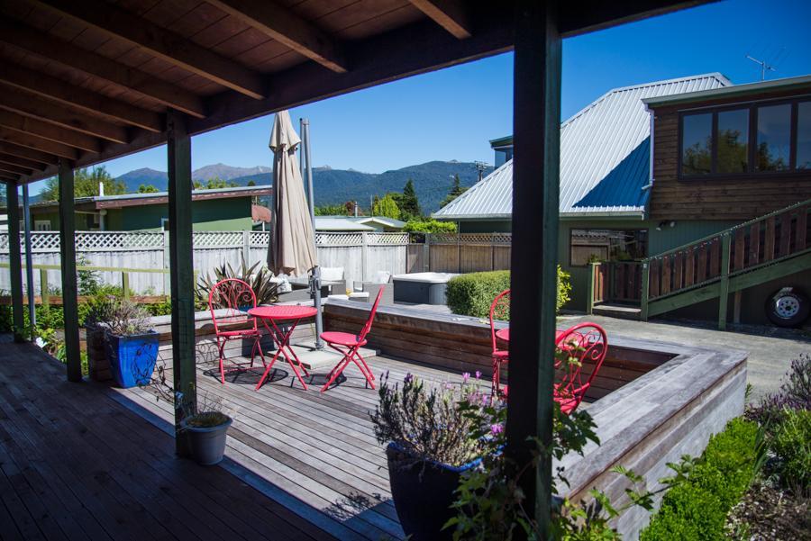 Te Waka Lodge Te Anau Exterior photo