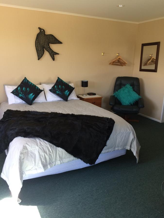 Te Waka Lodge Te Anau Exterior photo